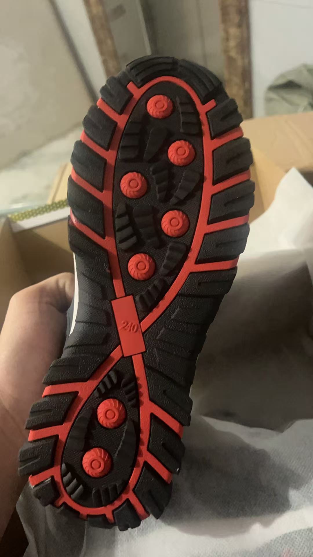 Últimos blogs de la empresa sobre ¡Ven a presenciar el nacimiento de un par de zapatos!